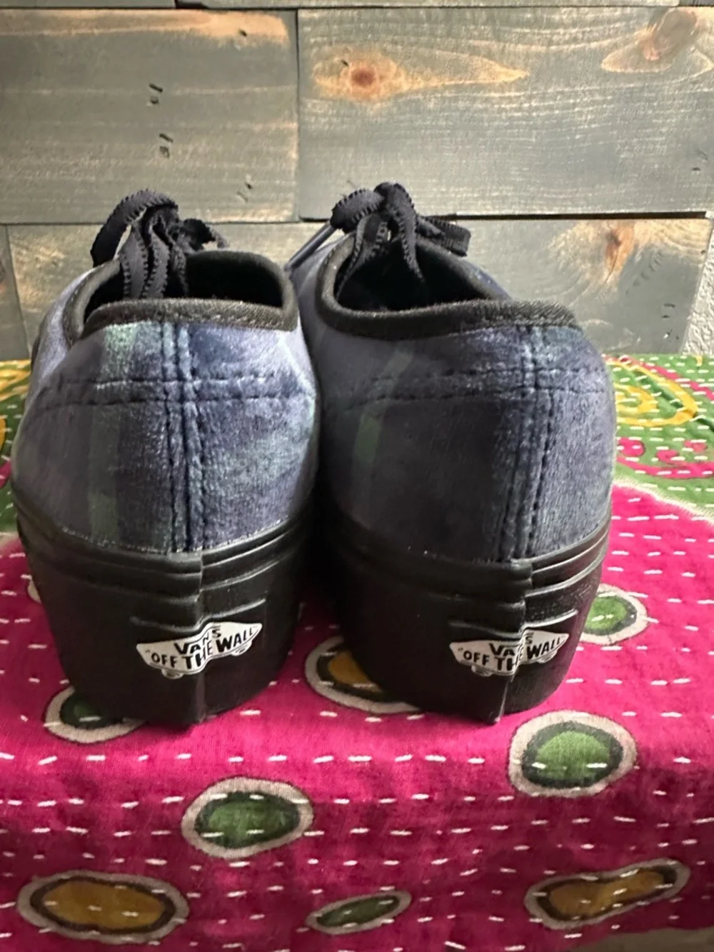 NWOT Van’s AUTHENTIC STACKFORM 'VELVET PLAID - GREEN BLACK'